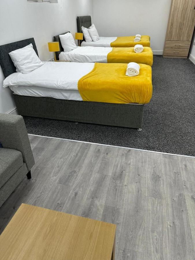 Huge Studio Close To City Centre With Free Secure Parking Leeds  Exterior foto