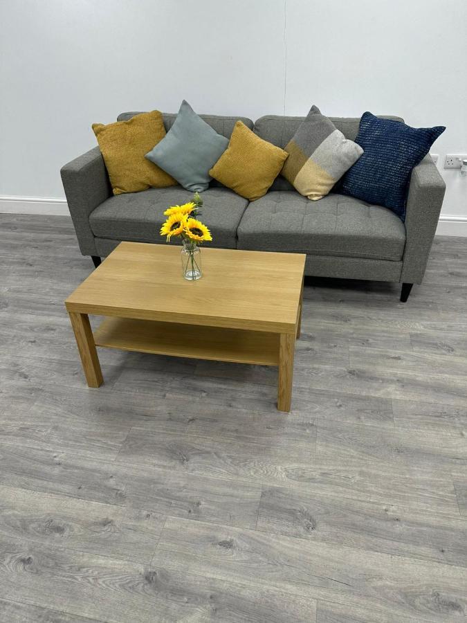 Huge Studio Close To City Centre With Free Secure Parking Leeds  Exterior foto